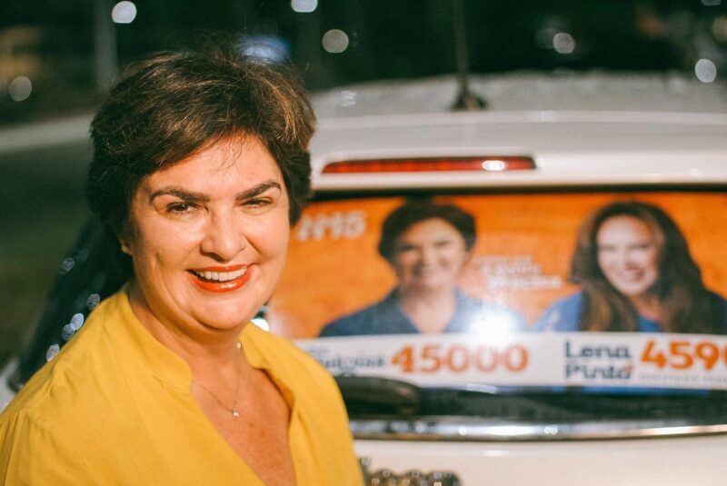 Dra. Heloisa "A Deputada da Saúde" realizou um adesivaço na Doca, em Belém