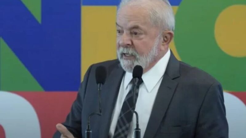 “Bolsonaro é cópia malfeita de Trump”, diz Lula à imprensa estrangeira