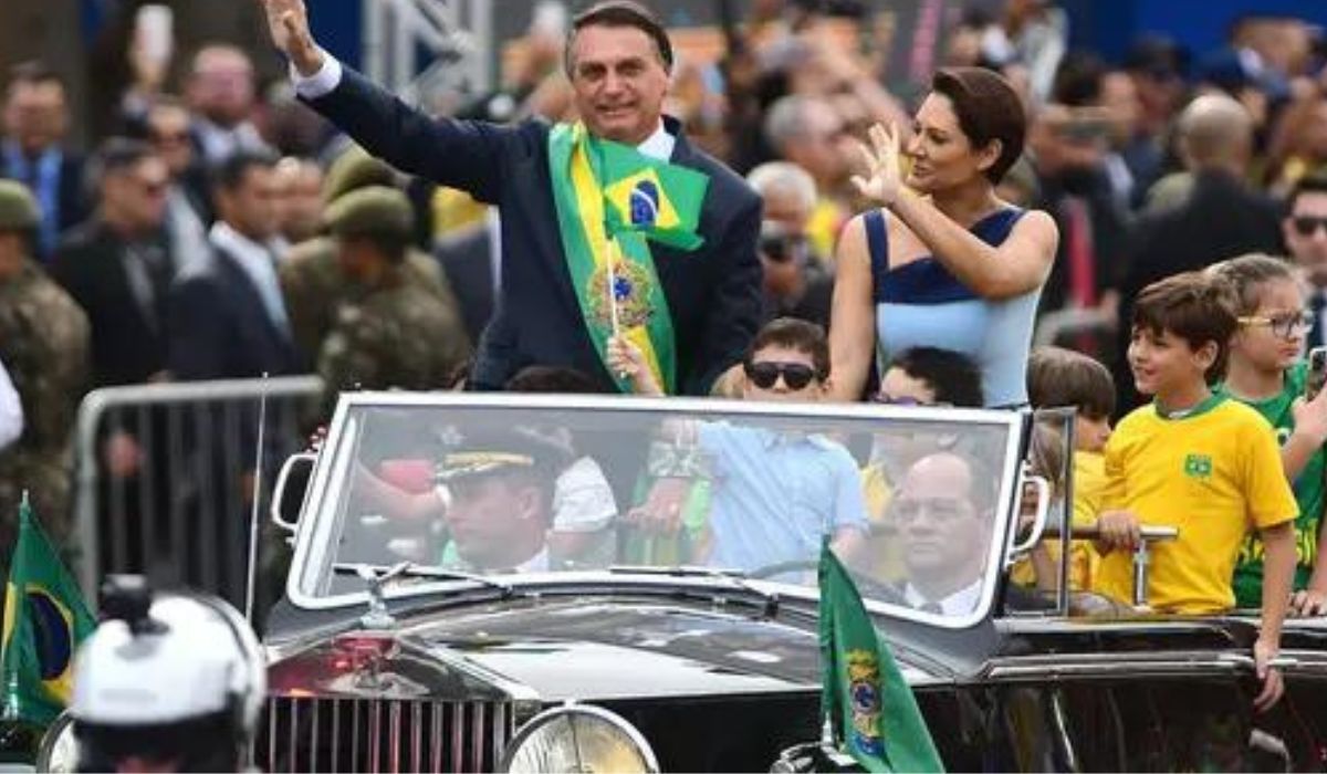 Governo Bolsonaro decreta sigilo de 100 anos até em visitas a Michelle