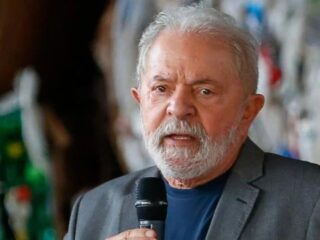 Lula diz que Bolsonaro usa 'nome de Deus' para ganhar voto