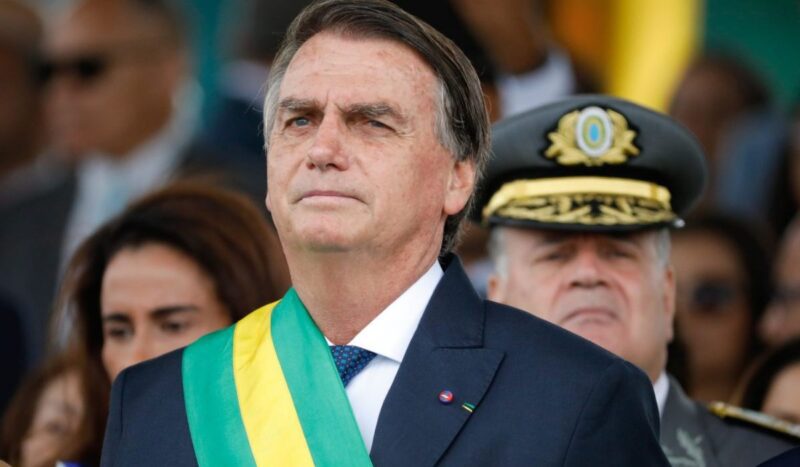 Bolsonaro confirma presença em funeral da rainha Elizabeth II em Londres