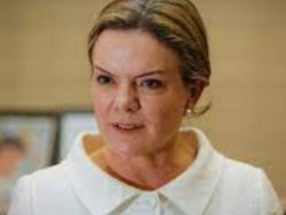 Gleisi: “Bolsonaro inelegível é vitória da democracia e do povo”