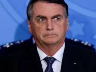 Bolsonaro lamenta assassinato de petista: "Motivação estúpida"