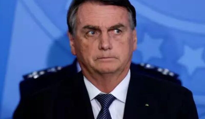 Bolsonaro lamenta assassinato de petista: "Motivação estúpida"