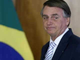 'Lamento', diz Bolsonaro sobre atentado contra Cristina Kirchner