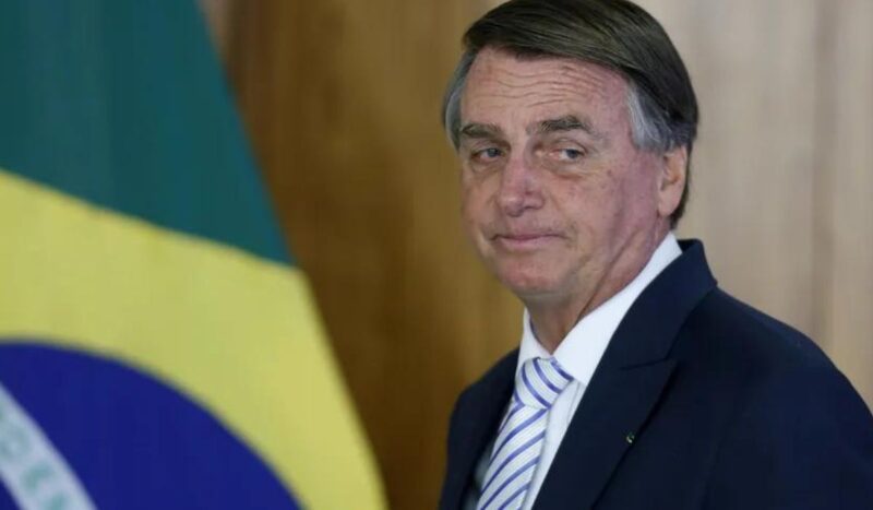 'Lamento', diz Bolsonaro sobre atentado contra Cristina Kirchner