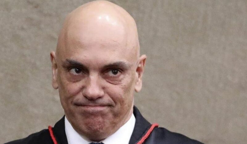 Moraes desbloqueia contas de empresários acusados de compartilharem mensagens golpistas no WhatsApp