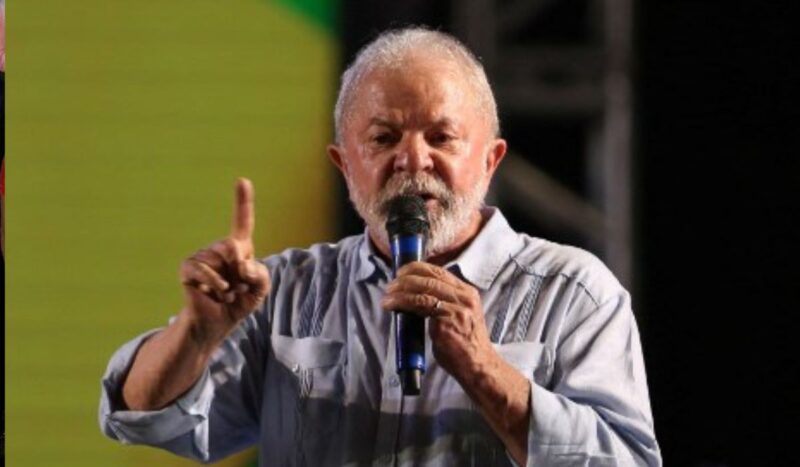 Lula fala em reajustar tabela do SUS e fortalecer ensino público