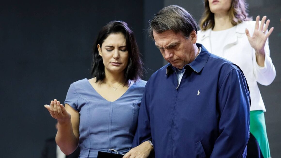 Com Bolsonaro, multas aplicadas a igrejas pela Receita Federal caem R$ 81 milhões