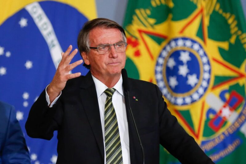 Ipec: mulheres e jovens veem governo Bolsonaro como o mais corrupto