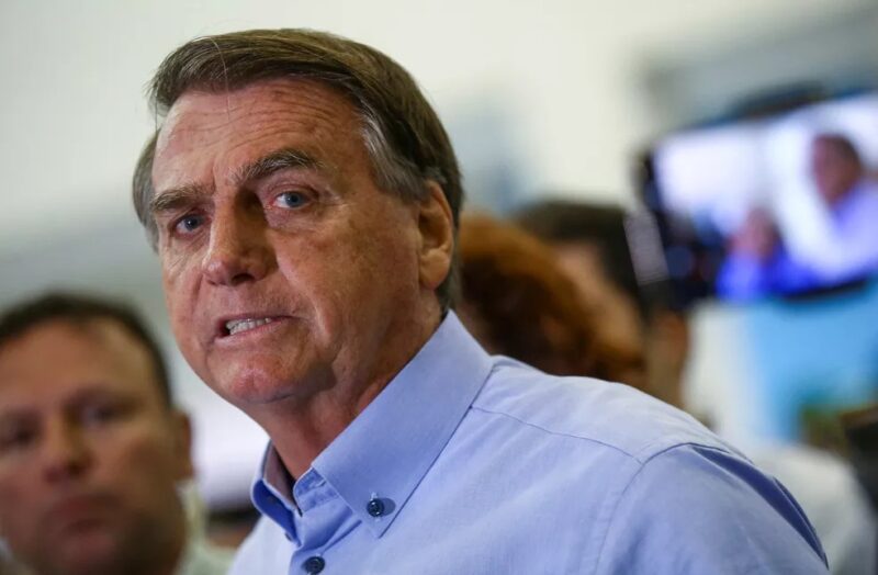 Bolsonaro aciona TSE para censurar vídeo sobre compra de imóveis em dinheiro vivo