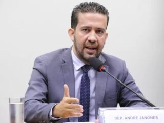 André Janones sugere PL do 'aborto paterno'