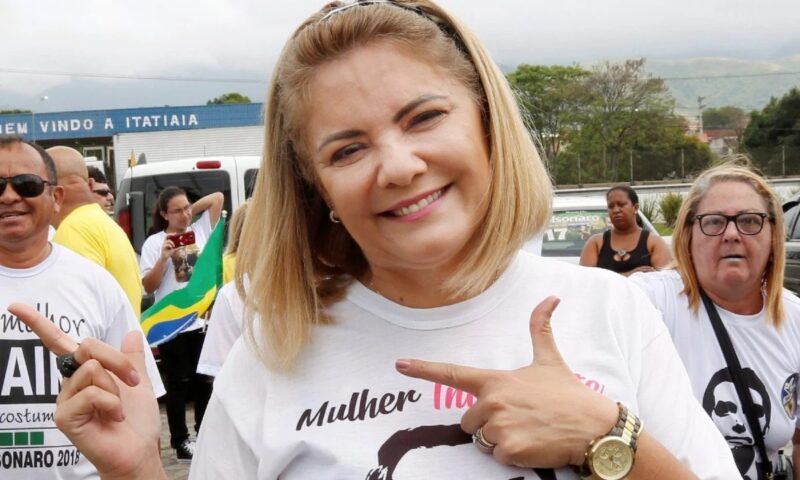 Ex-mulher de Bolsonaro diz que “não deve satisfação a ninguém” sobre mansão de R$ 3 milhões