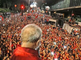 PT reserva Avenida Paulista para festa em caso de vitória de Lula no 1º turno