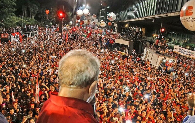 PT reserva Avenida Paulista para festa em caso de vitória de Lula no 1º turno