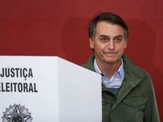 Relatório de militares não encontra fraude em urnas e Bolsonaro veta divulgação do resultado