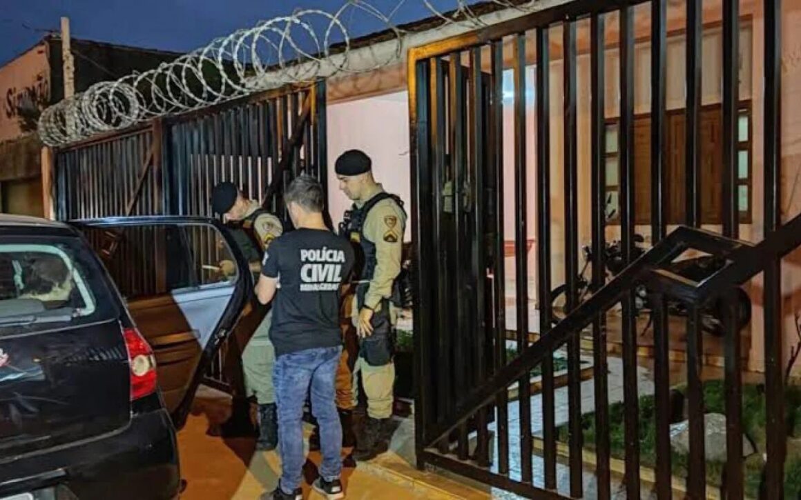 Homem mata namorada por ciúmes durante sexo a três