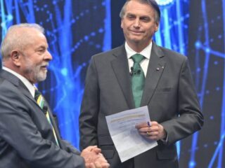 Bolsonaro é proibido pelo TSE de dizer que PT votou contra Auxílio Brasil