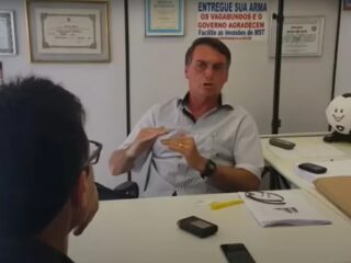 TSE dá direito de resposta a Bolsonaro por programa de Lula ligá-lo a canibalismo