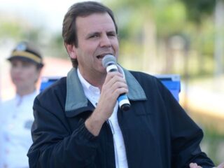 Eduardo Paes rebate Bolsonaro após ser chamado de vagabundo: “Você trabalha menos de 4 horas por dia”