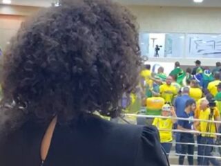 Após fake news, grupo golpista ocupa Câmara em MT e ataca vereadora petista