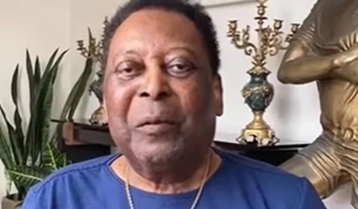 Pelé volta a ser internado em hospital de São Paulo e preocupa médicos
