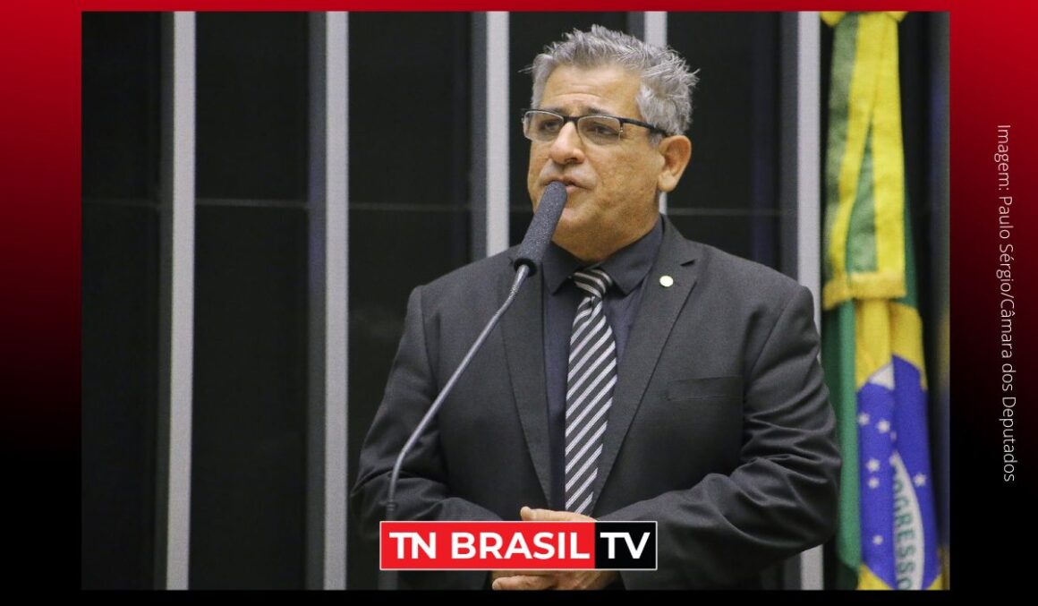 Bolsonaro "Viramos bucha de canhão de golpistas" diz líder dos caminhoneiros no Congresso Nacional