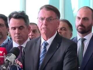 Jair Bolsonaro critica bloqueios e defende o direito de "ir e vir"