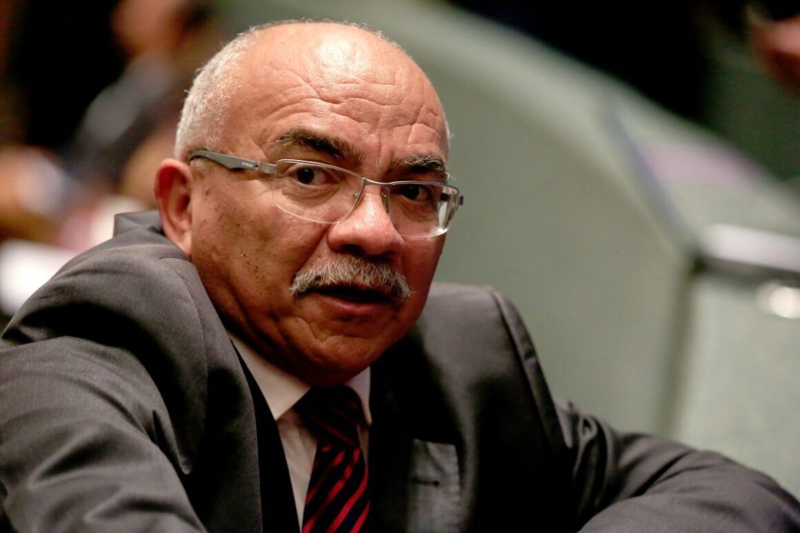 Deputado petista sugere busto de Moraes em praças: 'Guardião da democracia'