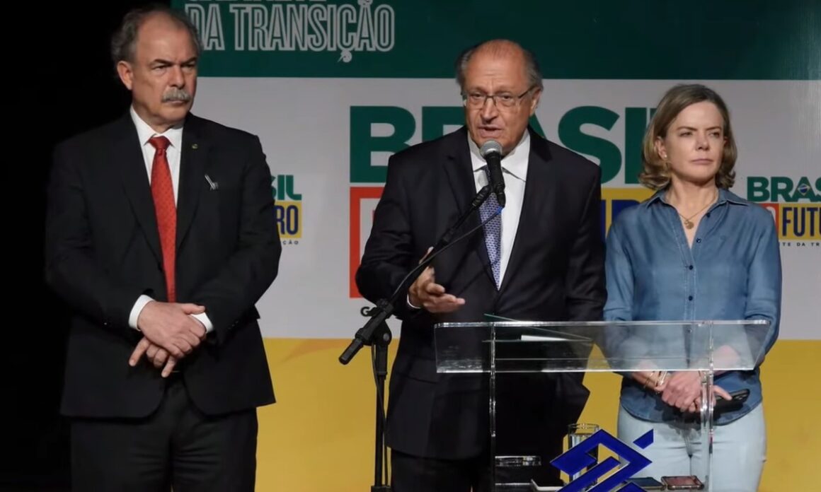 Alckmin anuncia Silvio Almeida e irmã de Marielle na equipe de transição