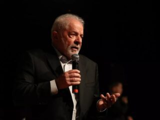 Em discurso, Lula diz que Bolsonaro deveria pedir desculpas às Forças Armadas por 'humilhação'