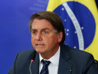 Lira concede aposentadoria a Jair Bolsonaro de cerca de R$ 30 mil