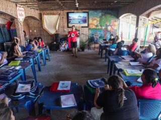 Educadores do Movimento Sem Terra passam por formação para atuarem no Alfabetiza Belém