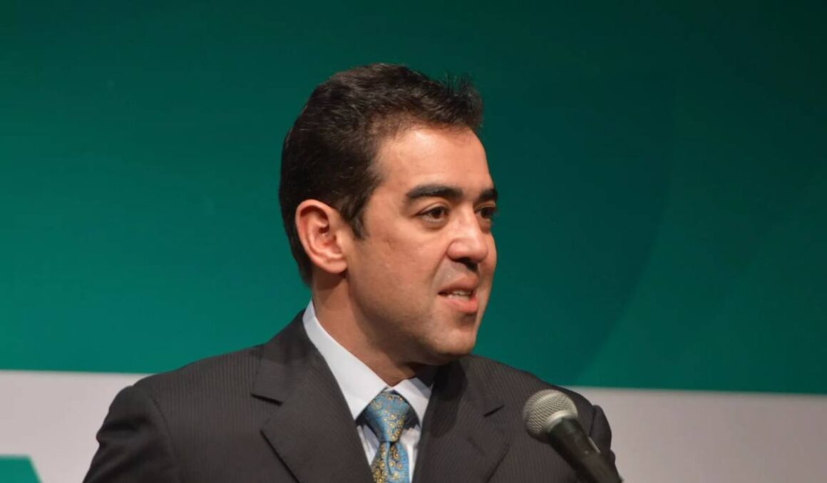 Bruno Dantas toma posse como presidente do TCU; Lula participa da cerimônia