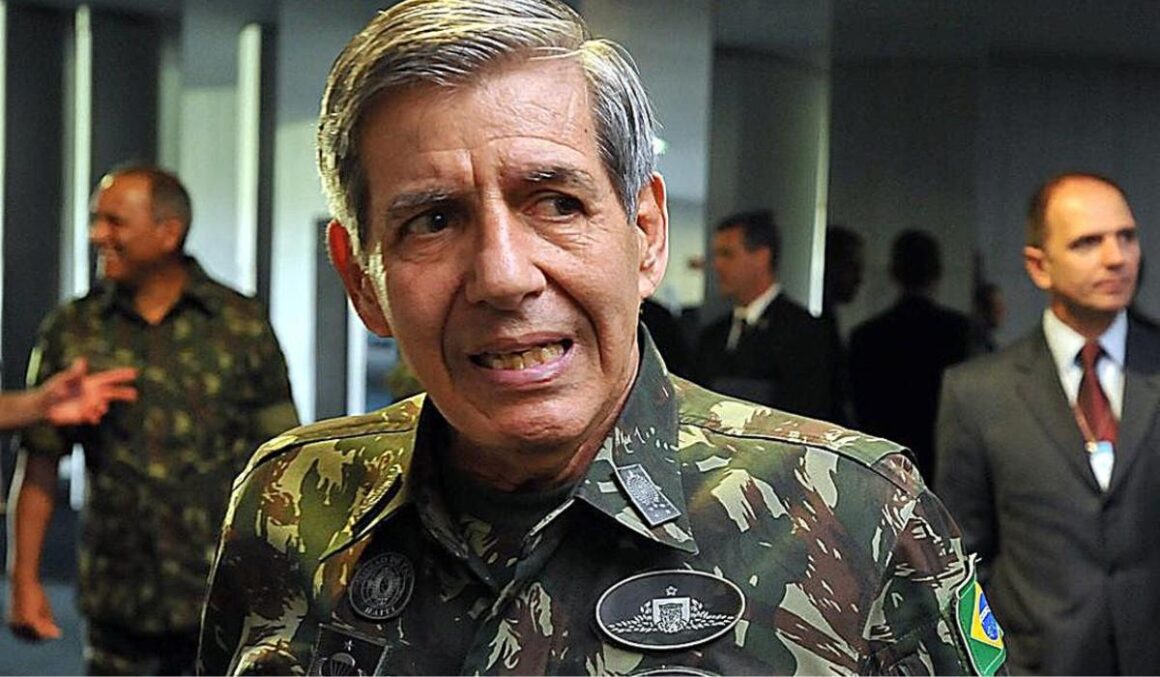 General Heleno desmente que tenha dito a bolsonaristas que Lula não sobe a rampa