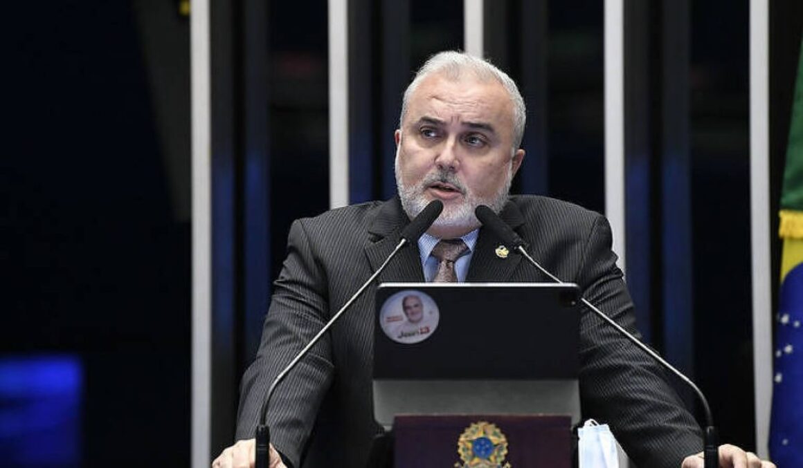 Senador petista deverá ser novo presidente da Petrobras