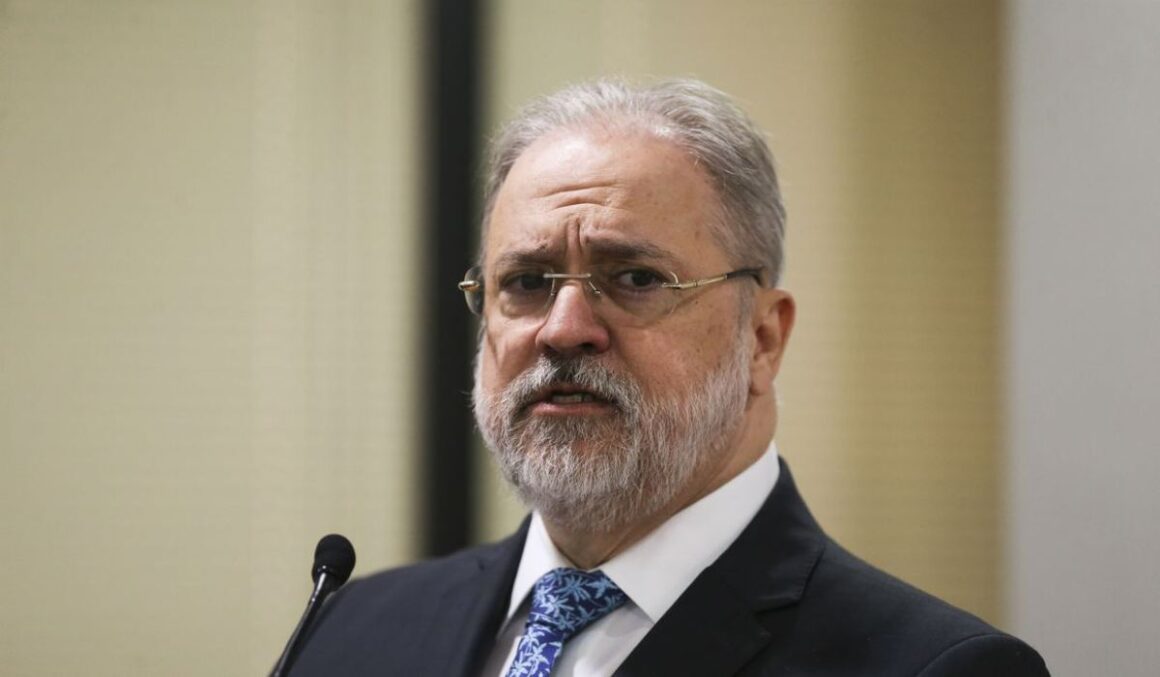 Aras aciona STF contra indulto de Bolsonaro a policiais condenados pelo Massacre do Carandiru