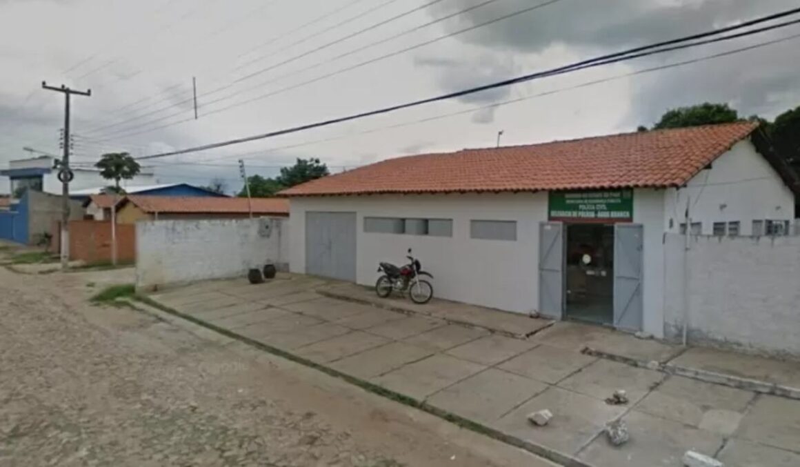 Mulher viaja para ver homem que conheceu na internet e fica 8 meses em cárcere