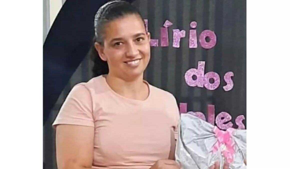 Homem posta selfie ao lado de corpo da esposa que matou e acaba preso no PR