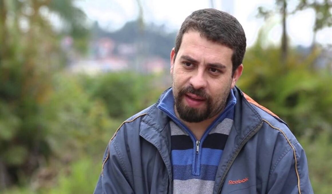 Boulos: Orçamento de Bolsonaro não dá nem para obras até 10 de janeiro