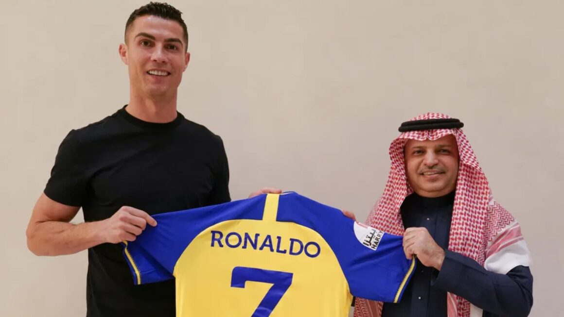 Cristiano Ronaldo é anunciado pelo Al Nassr, da Arábia Saudita