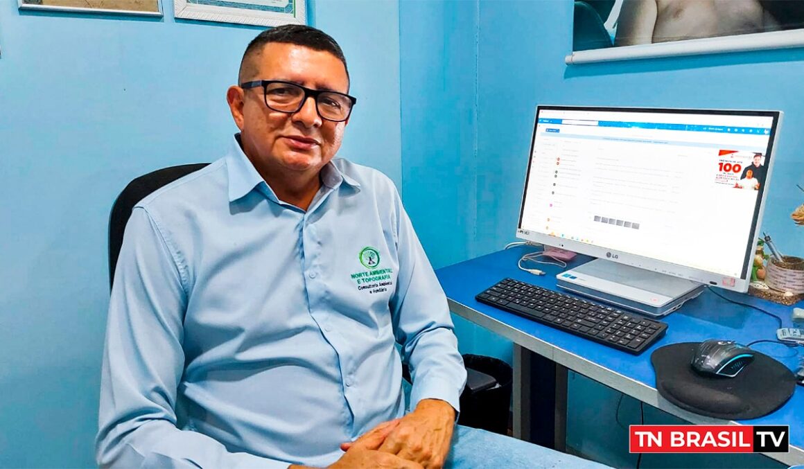 O empresário de Tailândia Antônio Gouvea recebe seu credenciamento do ITERPA
