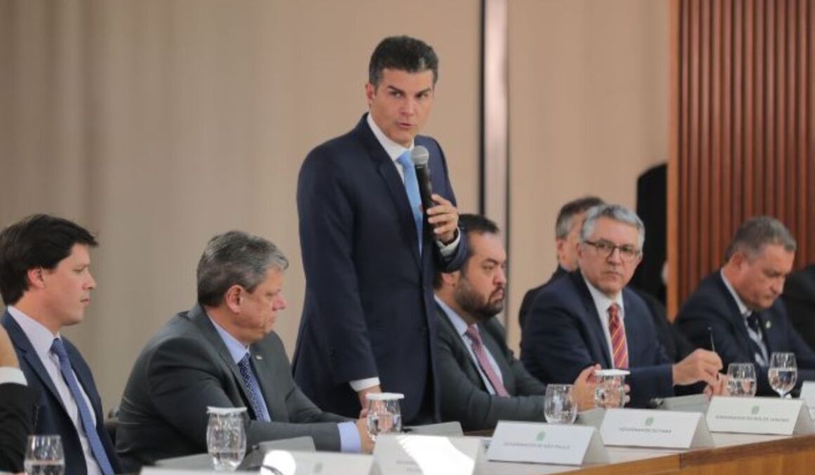 Em Brasília, Helder garante a Lula o apoio dos governadores no fortalecimento da democracia