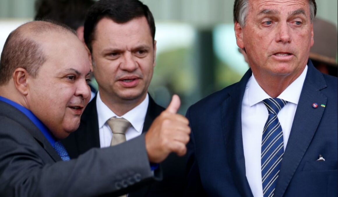 Ministério Público de Contas pede bloqueio de bens de Bolsonaro, Ibaneis e Anderson Torres