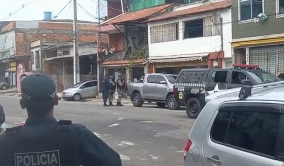 Duas pessoas são feitas reféns durante assalto em padaria, no Jurunas