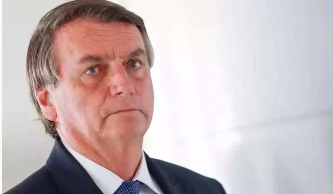 75% do dinheiro em conta que Bolsonaro declarou ao TSE foi enviado aos EUA