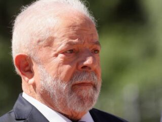 Lula encerra primeiro mês de governo com 52% de aprovação, diz pesquisa