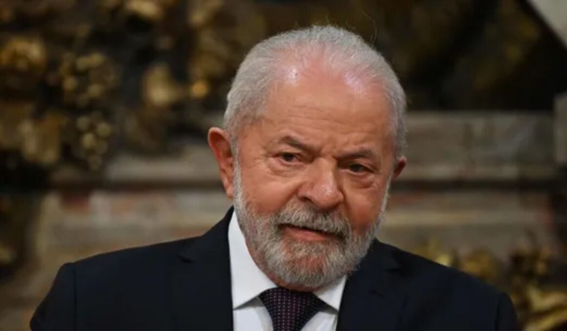 Bolsonarista pede impeachment de Lula após petista chamar Temer de golpista