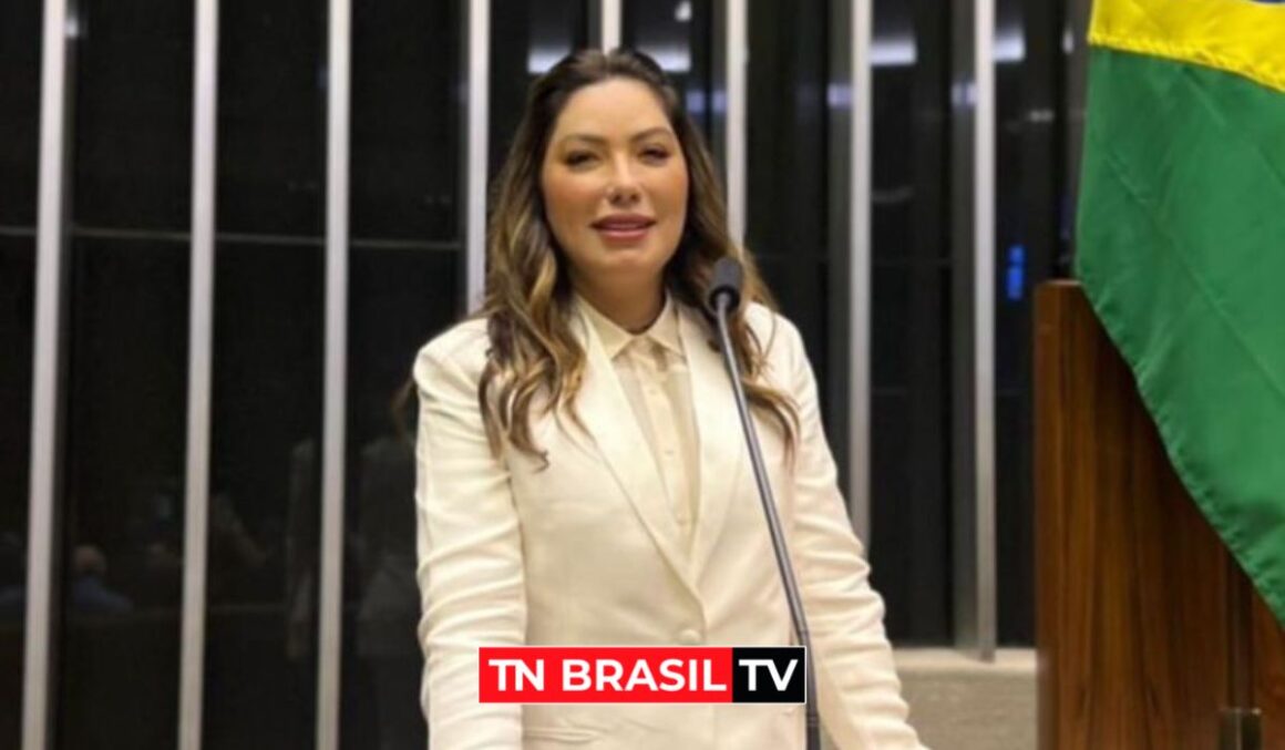 Renilce Nicodemos toma posse como Deputada Federal, em Brasília