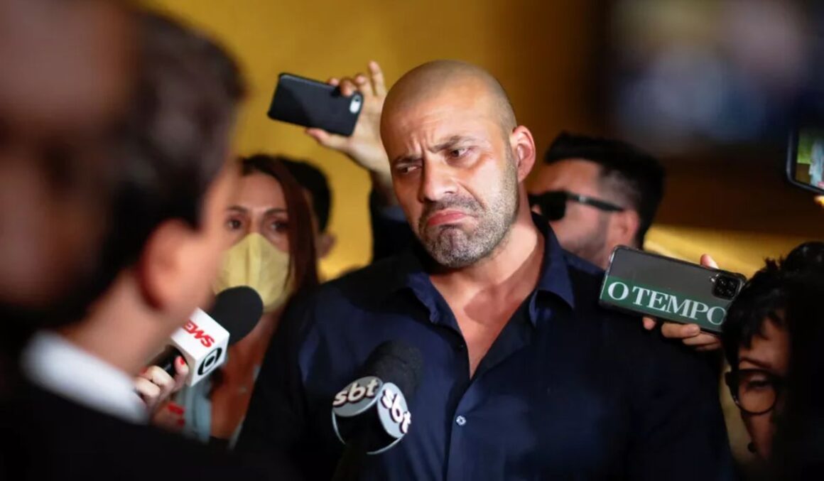 Daniel Silveira é preso no RJ um dia após perder mandato de deputado